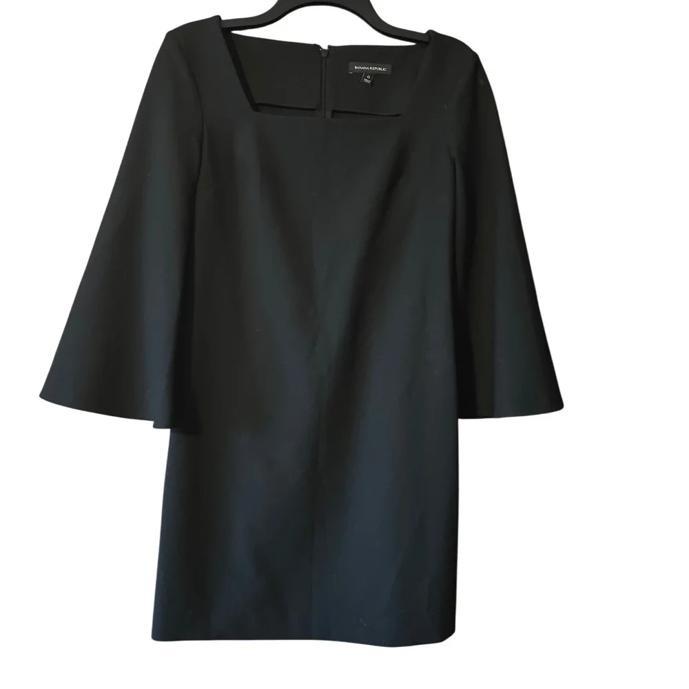Banana Republic Black Dress Square Neck Bell Sleeve Career Cocktail‎ Sheath S 0